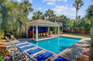 Private Pool Putting Green Steps to Isle of Palms Beach Paradise on Palm - Isle of Palms - 0