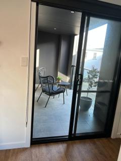 CBD Elizabeth St Modern Townhouse - Secure Parking - 6