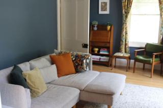 Little Gem City Cottage - 6