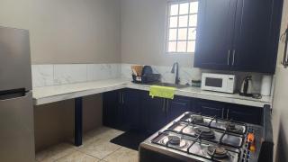 The Layover - 6 Mins from the Airport, Equipped for Long Stays - Piarco - 6