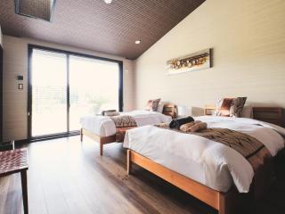 Cairns House by SANA - Tateyama - 1