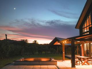 Cairns House by SANA - Tateyama - 2