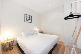 Chic Apartment in Heart of Adelaide - 9