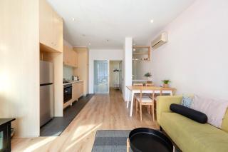 Chic Apartment in Heart of Adelaide - 5
