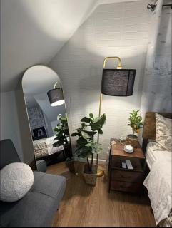 Elegantly Charming Long Island Stay - Farmingdale - 3