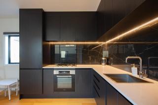 Stylish & Modern Home, Mountain View, Free WI-FI - - 2