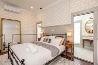 Historic Country Getaway with Hot Tub and Wood Fireplace - Cessnock - 3