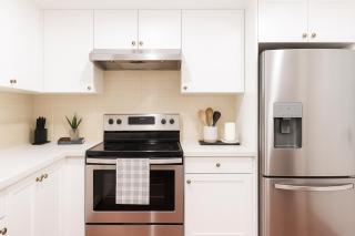 High-End 2BR Townhouse Steps from the Seawall - Vancouver - 5