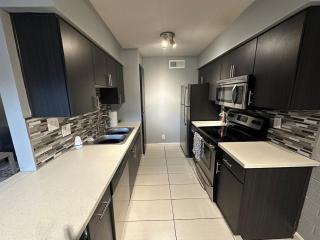 2 Bed 1 Bath Quiet Apartment Central Location in Phoenix - Phoenix - 9