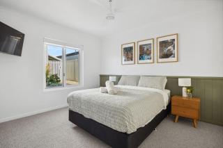 Yoondoordo Luxury Beach House - Capel - 6
