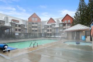 Ski In/Out 2 Bedroom CONDO w/ pool, jacuzzi, parking - 1