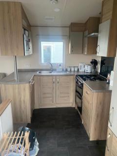 Modern Caravan With Wifi At Seawick Park, Sleeps 8 Ref 27913Sw - Clacton-on-Sea - 9