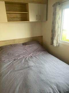 Superb 8 Berth Caravan At Broadland Sands Park, Suffolk Ref 20155Bs - Hopton on Sea - 2