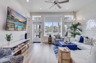 Retro Retreat TC 8102 - 2