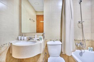 Stylish 2 Bedroom Apartment with Marina View & Balcony, Dubai Marina - 4