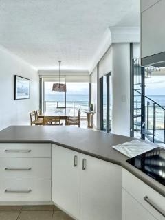 Majorca Isle Beachside Resort - Maroochydore - 1