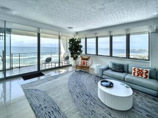 Majorca Isle Beachside Resort - Maroochydore - 9