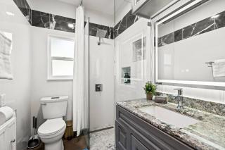 2BR Luxury Getaway Mins to Beach Arcade & Games - Manhattan Beach - 1