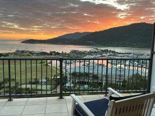 Island Views - Airlie Beach - 8
