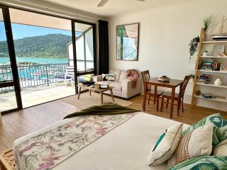 Island Views - Airlie Beach - 4