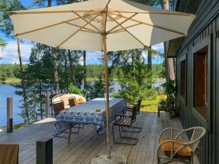 Lakeside Cottage With Pier And Sauna In Spillersboda - 9