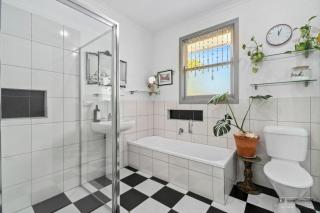 1960's Theme House - 1