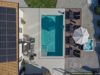 Villa TonKa with jacuzzi sauna and private pool - 3