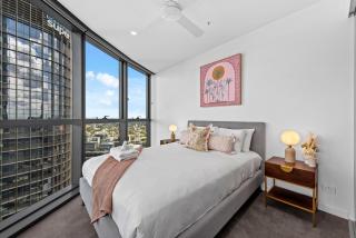 Queens Wharf - Luxe 2BR with Stunning Views & Pool - Brisbane - 5