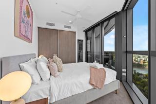 Queens Wharf - Luxe 2BR with Stunning Views & Pool - Brisbane - 4