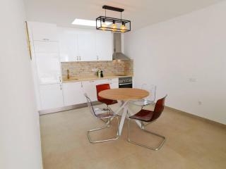 Stylish 2 Bedroom Bungalow By Pride Holiday Rentals - Maspalomas - 2