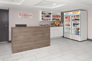 Ramada by Wyndham Milwaukee - Milwaukee - 4