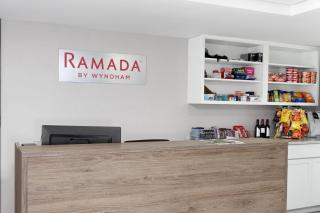 Ramada by Wyndham Milwaukee - Milwaukee - 2