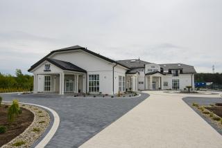 Wisteria Hotel - - 8