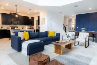 Fantasy Stay in 5 bed at Storey Lake - 2