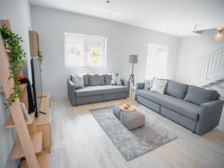Lovely Holiday Home in Lovinac with Garden - Lovinac - 8