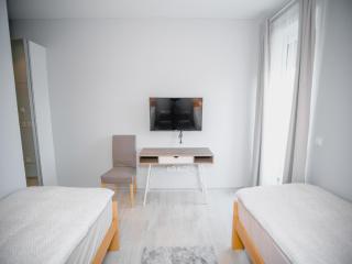 Lovely Holiday Home in Lovinac with Garden - Lovinac - 2