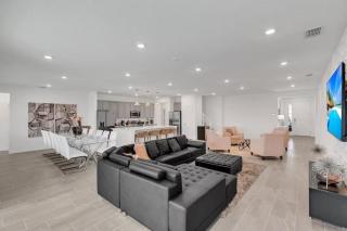 Last Minute Disney Getaway! Private Pool, Hot Tub & Games Room. Book Now! #41186 - Kissimmee - 3