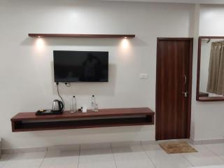 Irish Grand (A unit of Malleshwari Grand Residency & Convention Hall) - Vinukonda - 1
