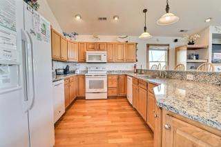 7030 Explorers Beacon Oceanfront PoolHot Tub - Nags Head - 7