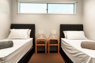 Spacious Point Cook Retreat & Free Parking - Point Cook - 6