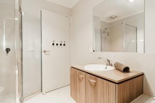 Spacious Point Cook Retreat & Free Parking - Point Cook - 4