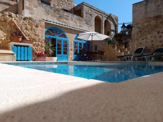 Traditional and charming 3 bedroom farmhouse with pool - Taʼ Abram - 0