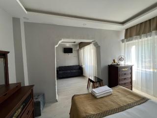Class Hotel - - 6