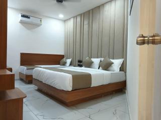 Hotel Stay Zone - Jāmb - 8