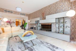 Few Metres from Marina Beach, Arabian Gulf Views - Trident Grand Residences, Dubai Marina by Deluxe Holiday Homes - 0