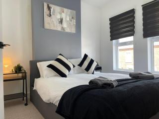 Stylish 2BR Home Walk to Belfast City Centre - Belfast - 4