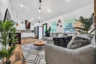 Harmony House Family Escape for 8 - Decatur - 8