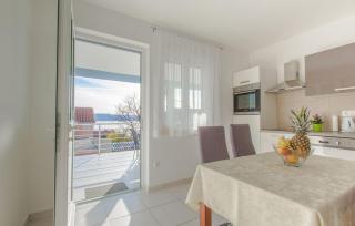 Gorgeous Apartment In Novi Vinodolski With Wifi - 4