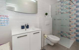 Beautiful Apartment In Novi Vinodolski With Wifi - 1