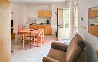 Lovely Apartment In Supetarska Draga - Supetarska Draga - 8